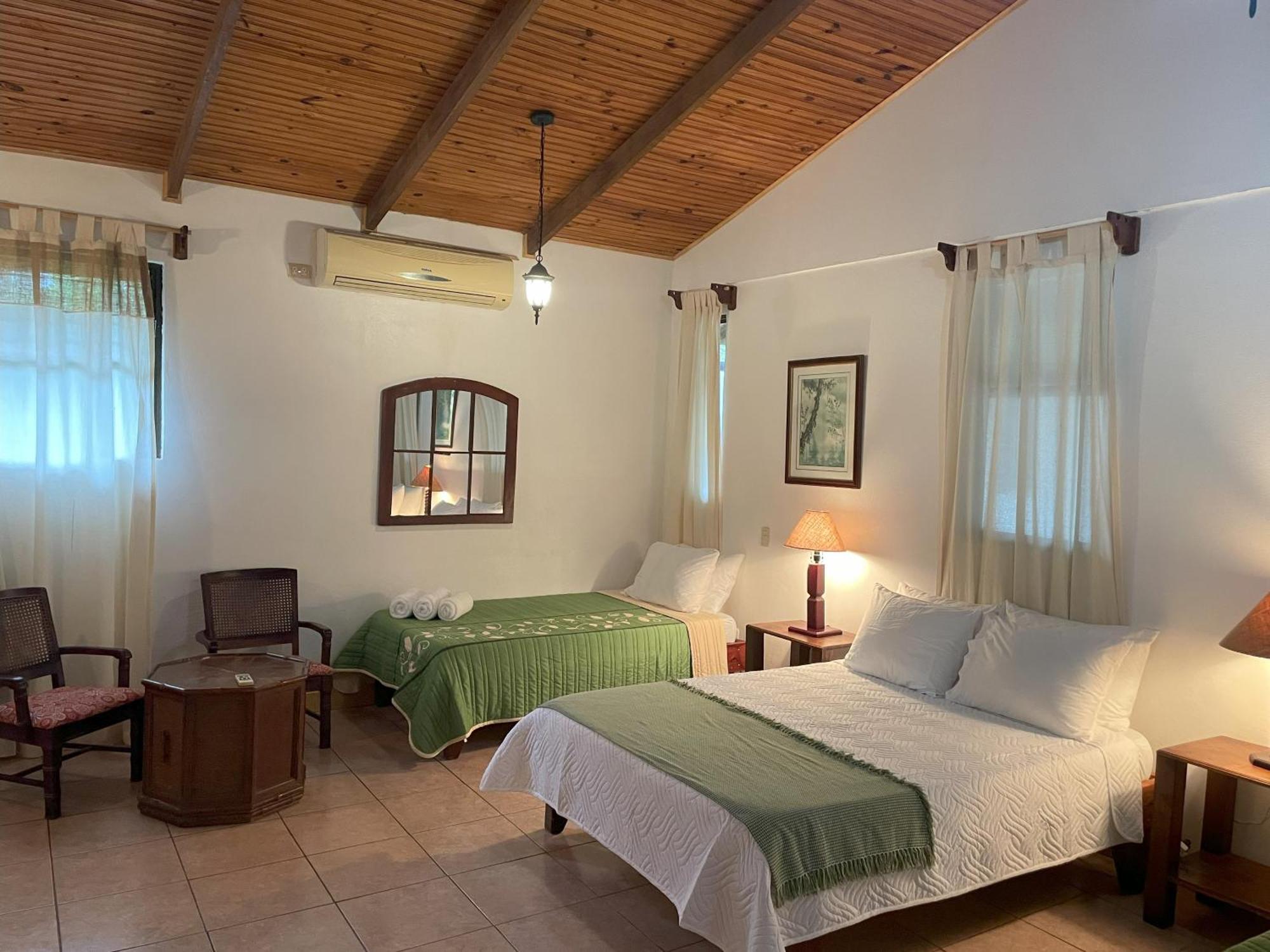 Hotel Cacao Río Celeste Bijagua Habitación foto